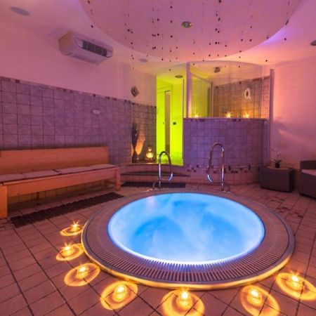 Hotel Valparaiso リミニ エクステリア 写真